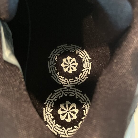 NIB Nike Kyrie 8  Black/Mercury Grey-White‎ Mens Size 11 DJ6017-001 Father’s Day main image 6
